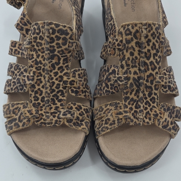 Clarks Cheetah Pattern Sandals NEW - Picture 5 of 16